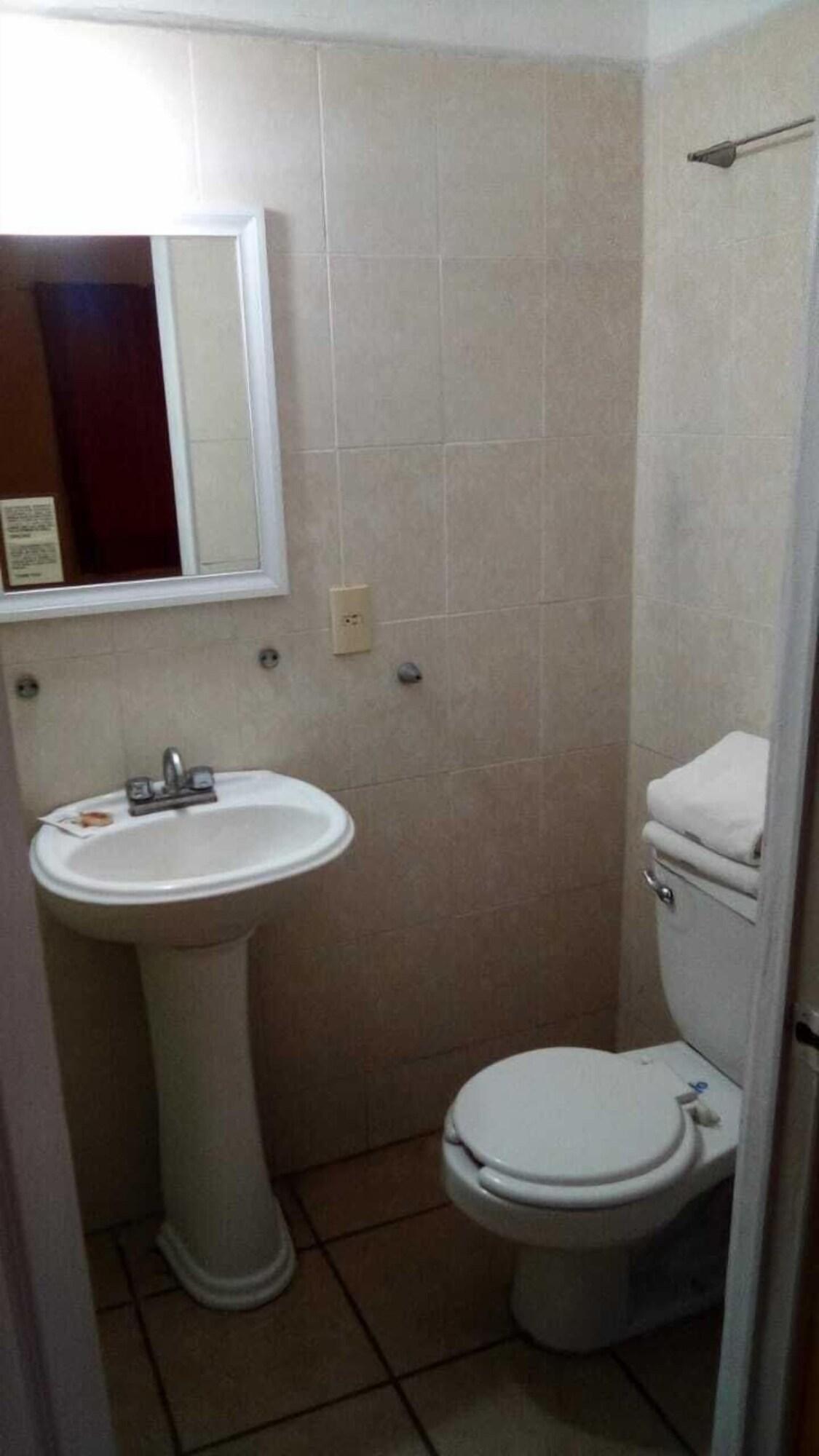 גואדלחארה Hotel Castilla Y Leon מראה חיצוני תמונה