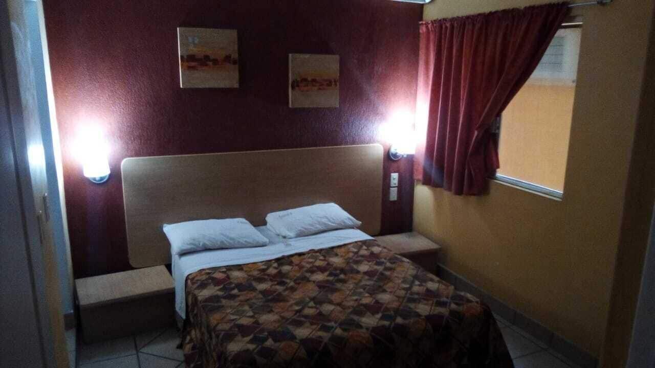גואדלחארה Hotel Castilla Y Leon מראה חיצוני תמונה