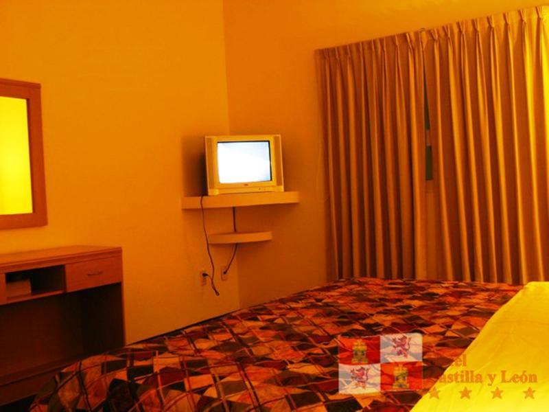 גואדלחארה Hotel Castilla Y Leon מראה חיצוני תמונה
